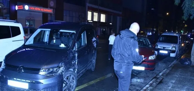 İzmir'de ticari araç park halindeki otomobilleri biçti: 2 yaralı