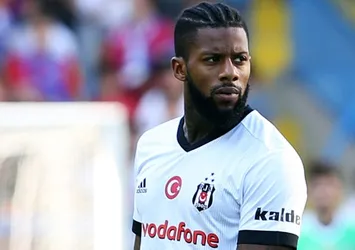 Lens'te yırtık ve kanama var