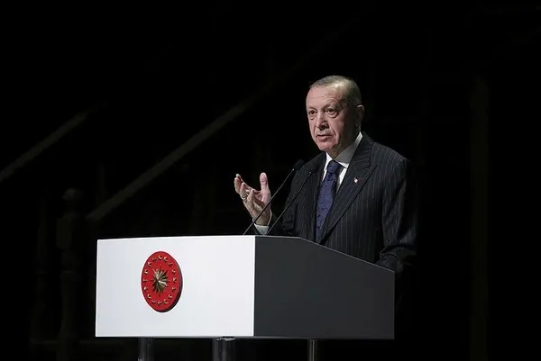 baskan-erdogandan-necip-fazil-kisakureki-anma-programinda-onemli-aciklamalar-dikkat-ceken-ayasofya-mesaji-1652462166945.jpeg Son dakika: AKM'de sergi ve tiyatro gösterimi | Başkan Erdoğan: Bu ülkenin gündemi ve tarafları hiç değişmiyor - 4