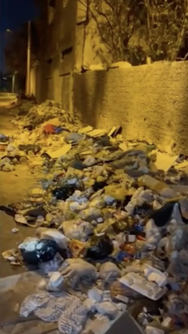 İzmir'de belediyeciliğin geldiği son nokta! Çöpler artık sokağa dökülüyor! Halkın haklı isyanına kulak verin - 1