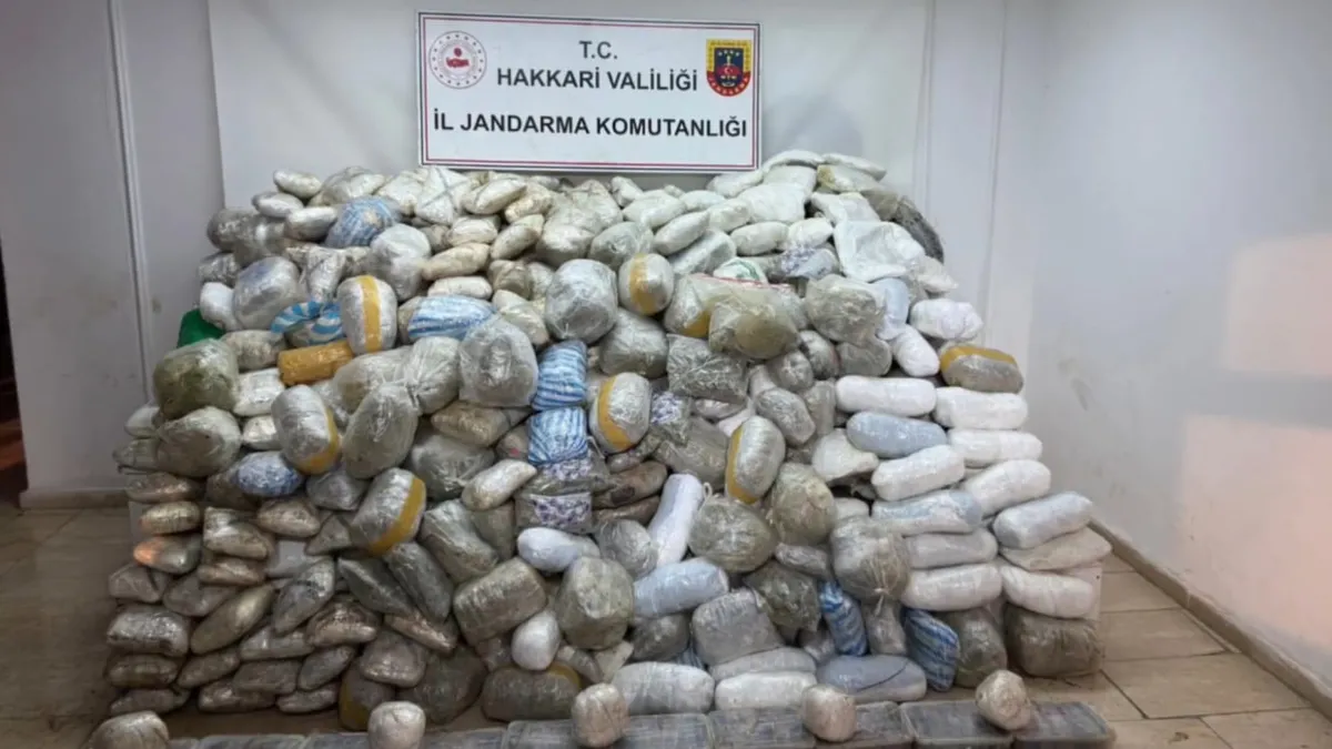 Zehir tacirlerine darbe! Bakan Yerlikaya duyurdu: 348 kilogram uyuşturucu yakalandı