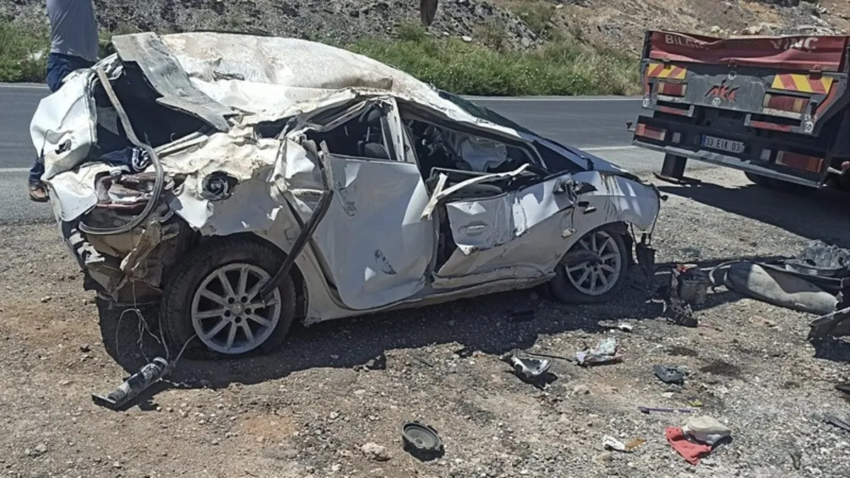 Mardin'de kontrolden çıkan araç taklalar attı! Otomobilden fırlayan genç can verdi