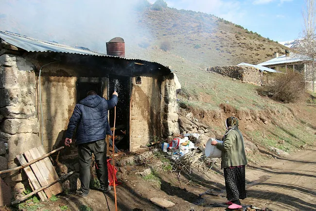 Aydın'da 2 kardeş yangında hayatını kaybetti - A Haber Son Dakika ...