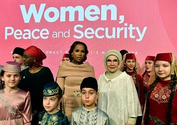 Emine Erdoğan'dan Antalya Diplomasi Forumu'nda dünyaya barış mesajı