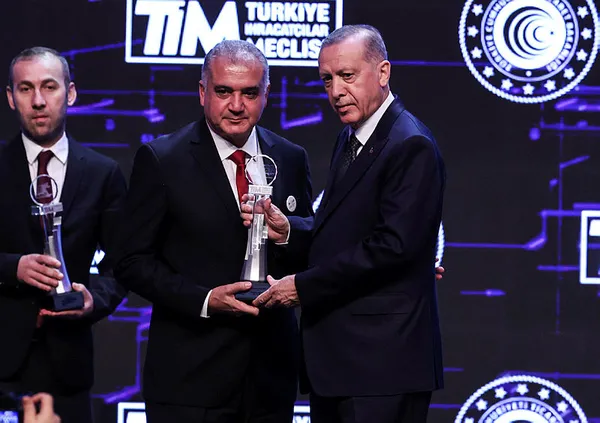 Son dakika: Başkan Erdoğan'dan Türkiye İnovasyon Haftası İnovalig Şampiyonları Ödül Töreni'nde önemli açıklamalar! Kılıçdaroğlu'na TOGG tepkisi - 2