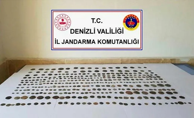 denizlide-362-sikke-ele-gecirildi-1632747572932.jpg Denizli'de 362 sikke ele geçirildi - 1