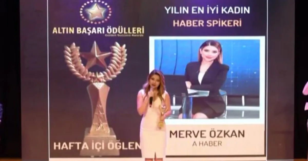 Yılın En İyi Kadın Spikeri Merve Özkan