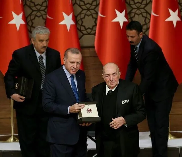 Son dakika: Yeşilçam’ın usta ismi Türker İnanoğlu hayatını kaybetti! Sağlık Bakanı Koca’dan paylaşım...