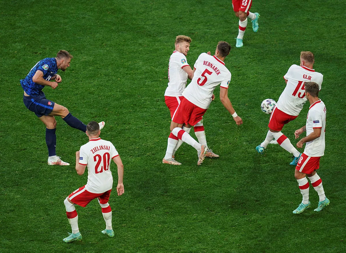 EURO 2020'de 3 gollü maç: Polonya: 1 - Slovakya: 2