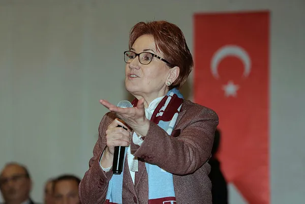 meral-aksenerden-pismanlik-sozleri-simdiki-aklim-olsa-altili-masaya-geri-donmezdim-1702113791334.jpg Meral Akşener'den pişmanlık sözleri: Şimdiki aklım olsa 6'lı Masa'ya geri dönmezdim! Şimdi kendimiz seçime gidiyoruz - 2