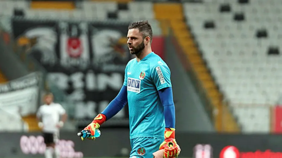 Ahmet Çakar'dan sert sözler: "Marafona elini uzatma zahmetinde bulunmuyor"