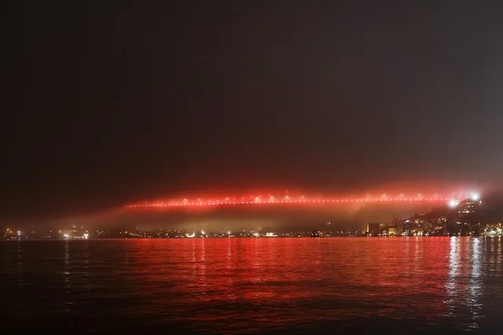 İstanbul güne yoğun sisle başladı! Yola çıkacaklar dikkat