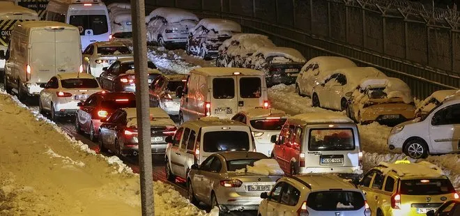 CHP’li İBB bunu da beceremedi! İstanbul’da kar esarete döndü! Tuzlama iddialarına Kadir Topbaş yanıtı