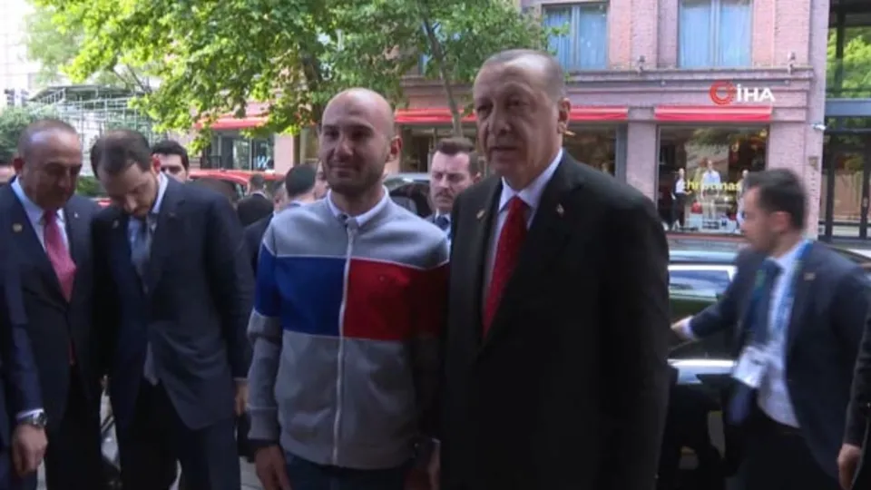 Başkan Erdoğan'dan Türk gencine sürpriz davet!