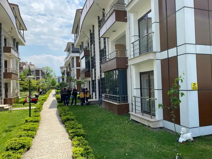 13 yaşındaki çocuk yatağında ölü bulundu - 1