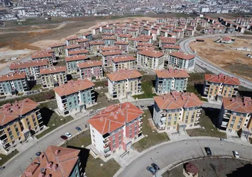 İş dünyasından müteahhitlere önemli çağrı: TOKİ'nin yaptığı gibi evler yapmalıyız
