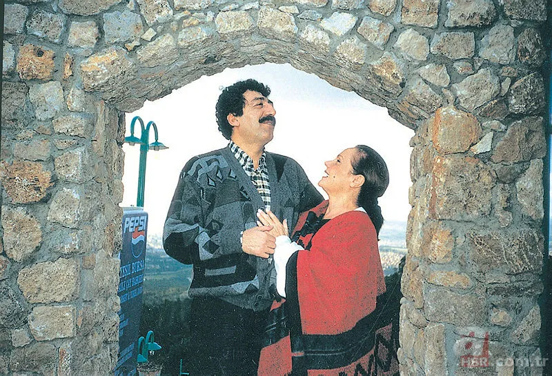 Muhterem Nur kimdir, kaç yaşında? Müslüm Gürses ve Muhterem Nur arasında kaç yaş fark var? 2