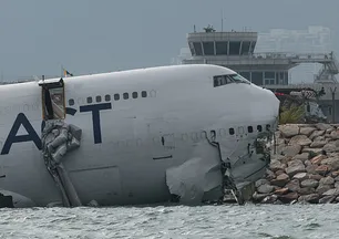 Hong Kong'da dehşet dakikaları! Türk kargo uçağı denize sürüklendi