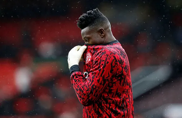 Manchester United’da kale Altay Bayındır’ı çağırıyor