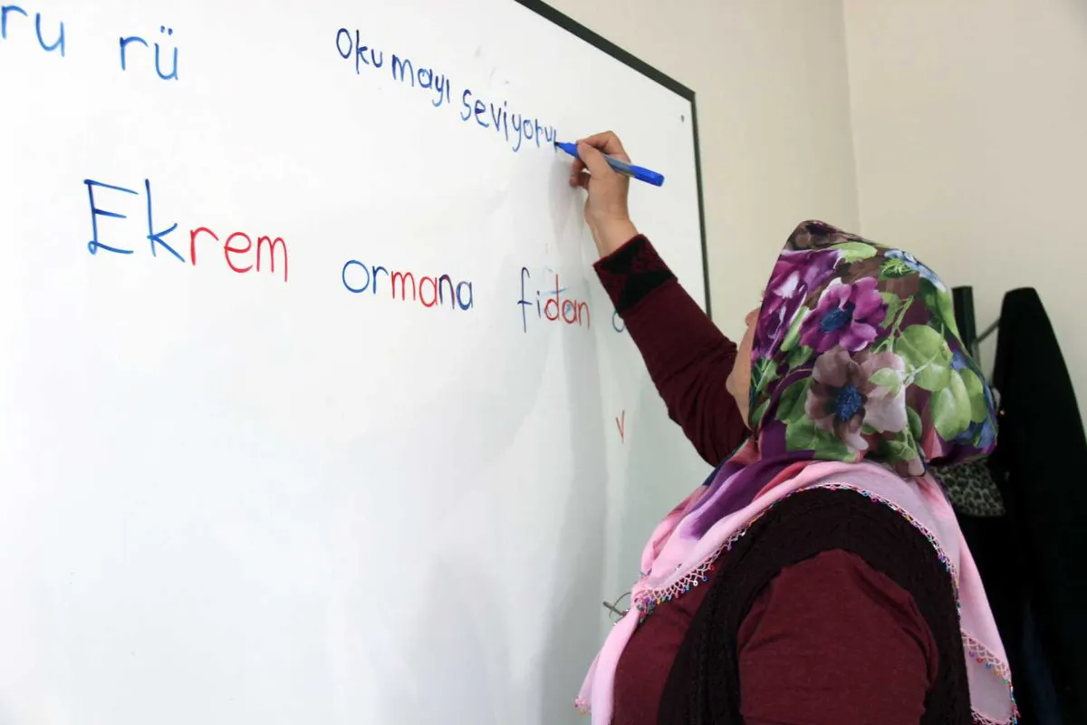 UNESCO 60. Dünya Okuryazarlık Günü öncesi açıkladı: 739 milyon genç ve yetişkin okuma yazma bilmiyor, yüzde 63'ü kadın - 1