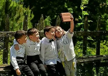 Ordu'da öğrencilerin tuğla ile selfiesi