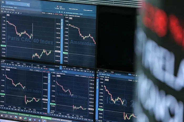 trumptan-piyasalari-karistiran-cikis-abye-ek-vergi-tehdidi-1748003364149.jpeg ABD Başkanı Trump'ın AB'ye gümrük vergisi açıklaması sonrası piyasalar karıştı. (AFP)