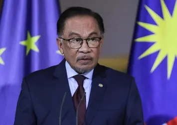 Malezya Başbakanı Enver'den diplomasi trafiği: Önce ABD ardından Singapur