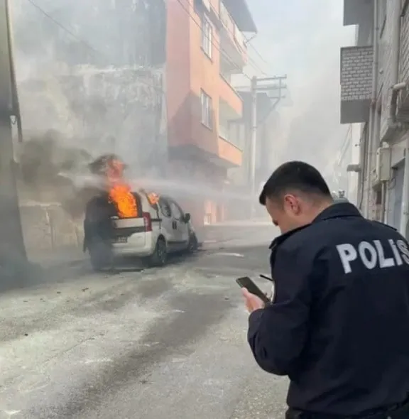 Son dakika: Bursa’da tek motorlu eğitim uçağı evlerin arasına düştü: 2 pilot hayatını kaybetti