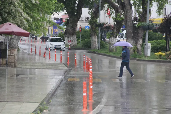 hava-durumu-meteorolojiden-saganak-yagis-uyarisi-yola-cikacaklar-dikkat-bugun-hava-nasil-olacak-1-haziran-2021-1622519144931.jpg HAVA DURUMU | Meteorolojiden sağanak yağış uyarısı | Yola çıkacaklar dikkat! Bugün hava nasıl olacak? 1 Haziran 2021 - 7