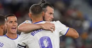 Yıldız isim futbolu bıraktı
