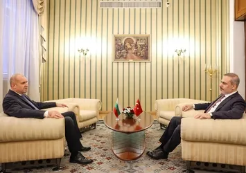 Dışişleri Bakanı Fidan'dan Bulgaristan'da siyasi diplomasi! Fidan Bulgaristan Cumhurbaşkanı Radev ile görüştü