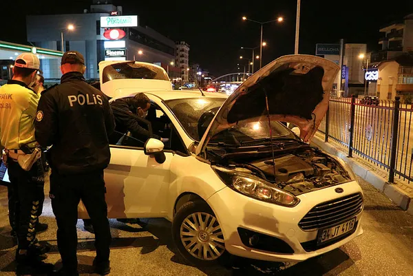 1618699590098.jpg Denizli'de gece yarısı kovalamaca:16 bin lira ceza kesildi - 2