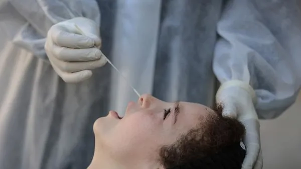 1638570627168.jpg İki bin öğrenci Omicron varyantı nedeniyle karantinada! Yoğun bakımlarda yer kalmadı! İsviçre'de koronavirüs sıkıntısı büyüyor - 6