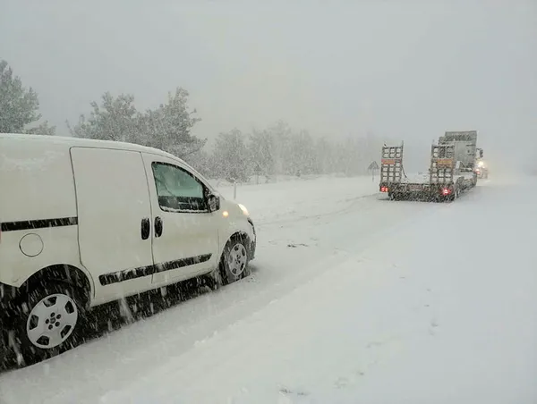 SON DAKİKA HABERİ | Balıkesir- Savaştepe karayolu kar yağışı nedeniyle ulaşıma kapandı - 6