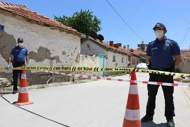 Eskişehir’de çocuğuna doğum günü kutlaması yapan kadın pozitif çıktı, 32 kişi karantinaya alındı - 2