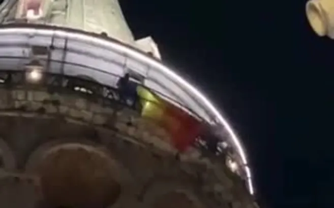 Galata’da LGBT terörü! Anında müdahale edildi