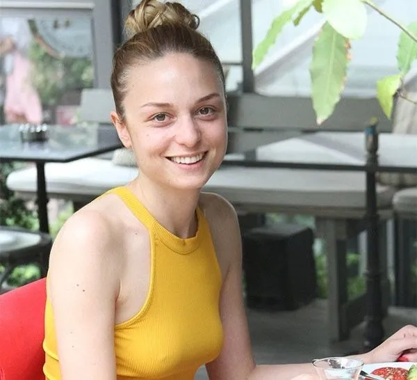 Bade Iscil Yeni Dizi Icin Imajini Degistirdi Iste Yeni Saclari