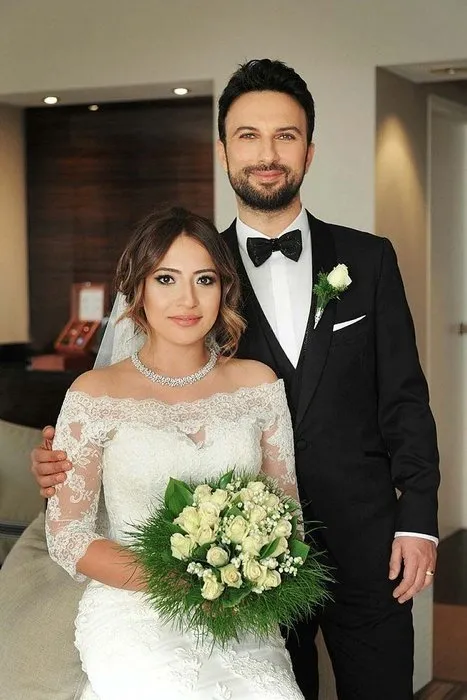 Murat Yildirim Ve Esi Imane Elbani Cuma Gunleri