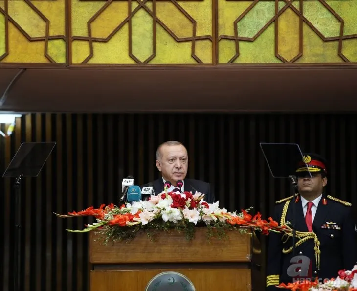 Başkan Erdoğan Pakistan'da! İşte tarihe geçen anlar