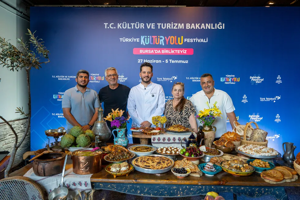bursa-kultur-yolu-festivalinde-asirlik-lezzetler-basrolde-iskender-kebabi-cantik-tahanli-pide-pideli-kofte-ve-1783238903615.jpg Bursa Kültür Yolu Festivali'nde asırlık lezzetler başrolde: İskender Kebabı - 1