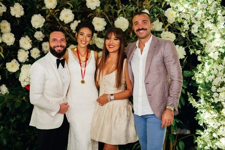 Berkay Demet Akalın’ın eşi Özlem Ada Şahin’e aldığı hediyeyi satınca ortalık karıştı