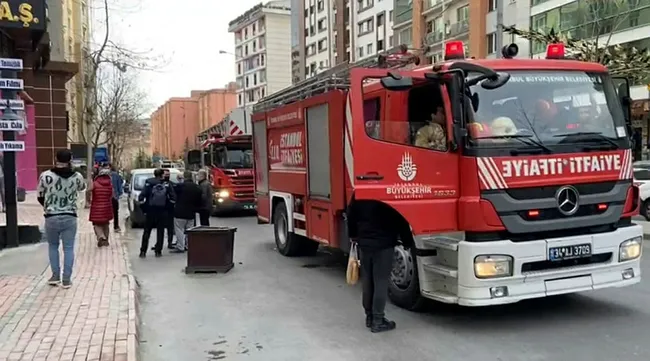 İstanbul’da 6. kattan atlayan adam öldü! O anlar kameraya yansıdı - 2