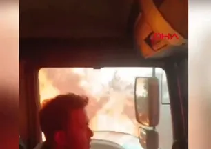 Yangında can pazarı! A Haber ekibi alevlerin ortasında kaldı... A Haber muhabiri Halil İbrahim Uğur: Etrafımızı sardı