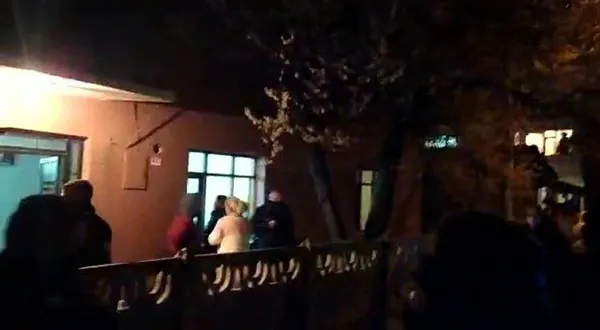 1616385213758.jpg Kız kardeşini ve yeğenlerini darp edince mahalleli sokağa döküldü! - 1