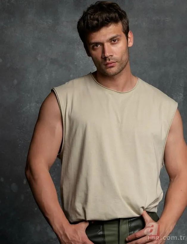 Kuryelikten oyunculuğa! Aynadaki Yabancı'nın yıldızı Caner Topçu'nun dönüşüm hikayesi... 8