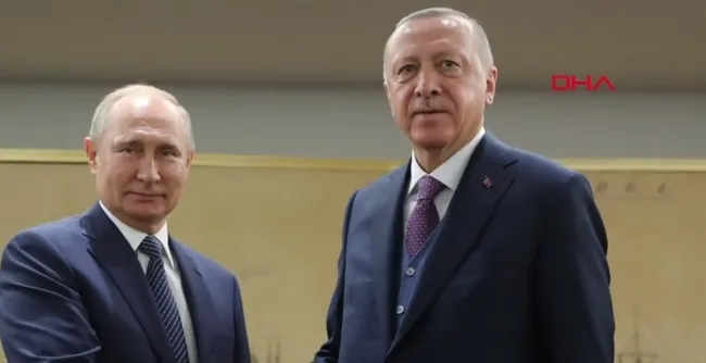 Başkan Erdoğan ve Putin zirvesi sona erdi! Erdoğan’dan Putin’e Türkiye-Libya Mutabakatı kitabı hediye etti