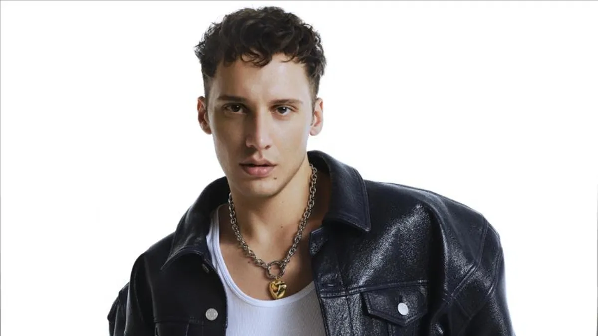 SON DAKİKA: Şarkıcı Edis havalimanında gözaltına alındı