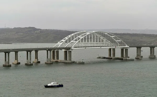 Kırım’ı Rusya’ya bağlayan köprüden ilk tren geçti - 2
