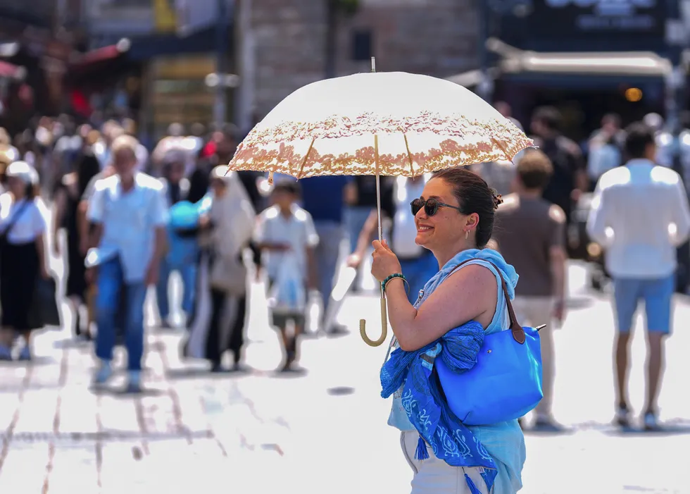 İstanbul'da yılın en sıcak günü! Peş peşe kritik uyarılar: O saatlerde dışarı çıkmayın - 4