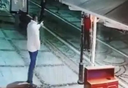 arkadas-sakasi-olumle-bitti-attigi-yumrukla-bilinci-kapandi-19-gun-sonra-hayatini-kaybetti-1646649050367.jpg Arkadaş şakası ölümle bitti! Attığı yumrukla bilinci kapandı, 19 gün sonra hayatını kaybetti - 1